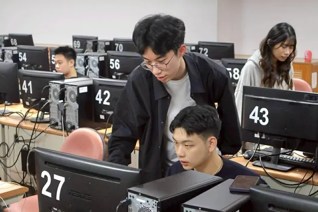 AI不只有聊天 ? 做出屬於自己的AI Agent吧 !